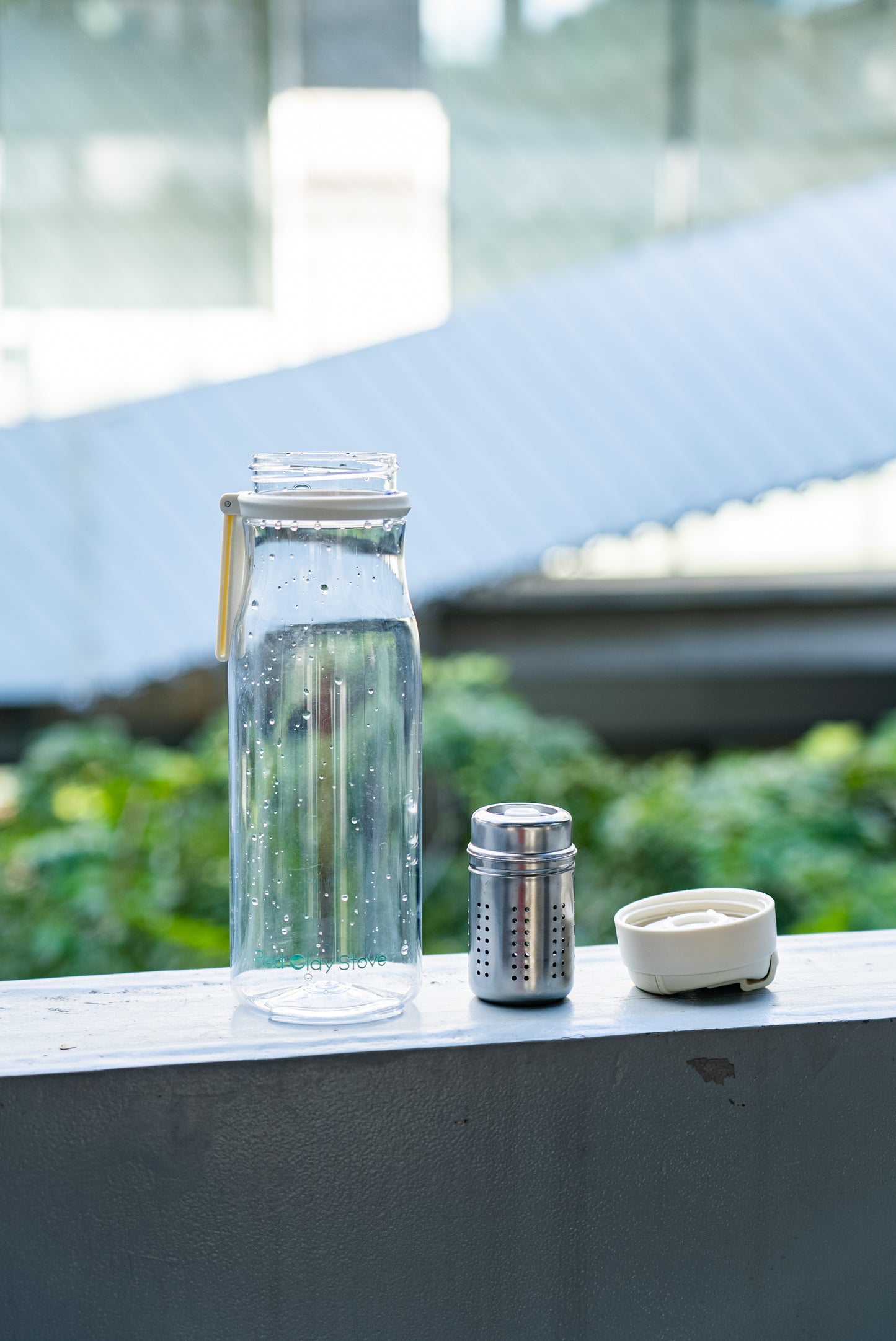 Magnet Bullet Bottle (black and white)